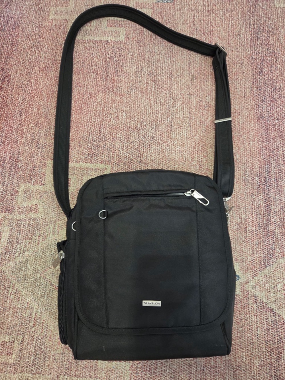 Travelon Anti-Theft Classic Tour Bag like new black silver hardware